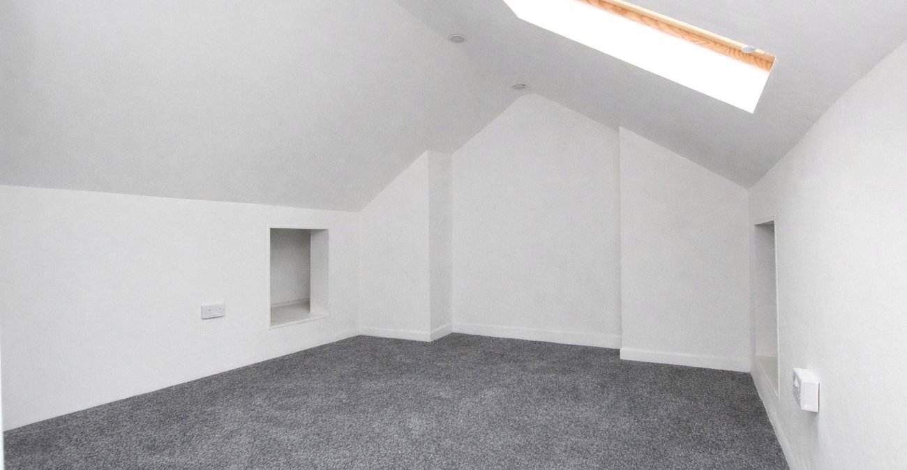 2 bedroom house for sale in Plumstead Common | Robinson Jackson