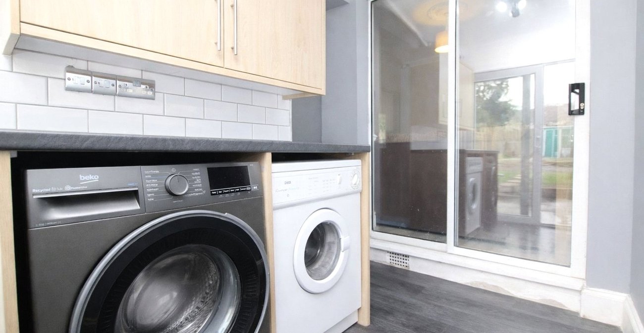 2 bedroom house for sale in Plumstead Common | Robinson Jackson