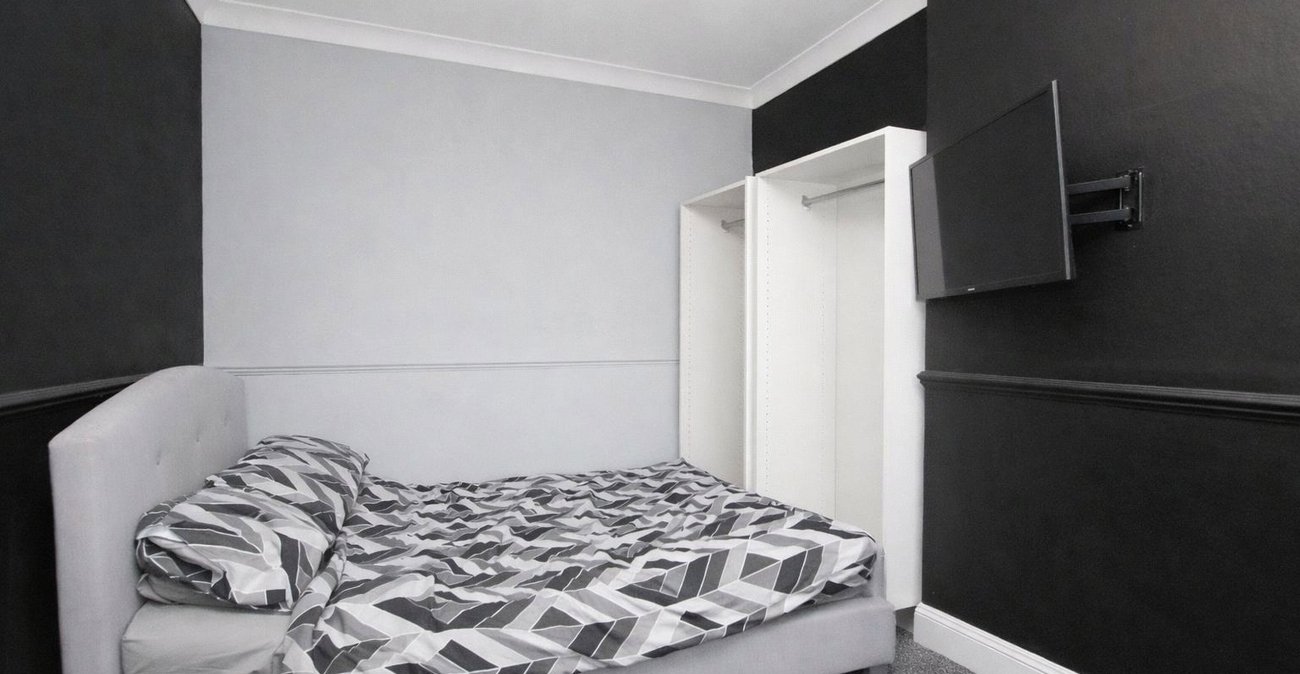 2 bedroom house for sale in Plumstead Common | Robinson Jackson