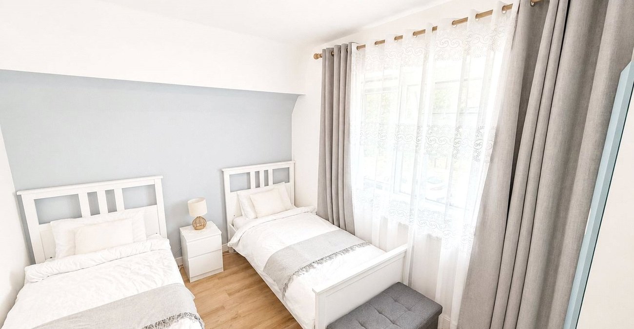 2 bedroom property for sale in Plumstead | Robinson Jackson