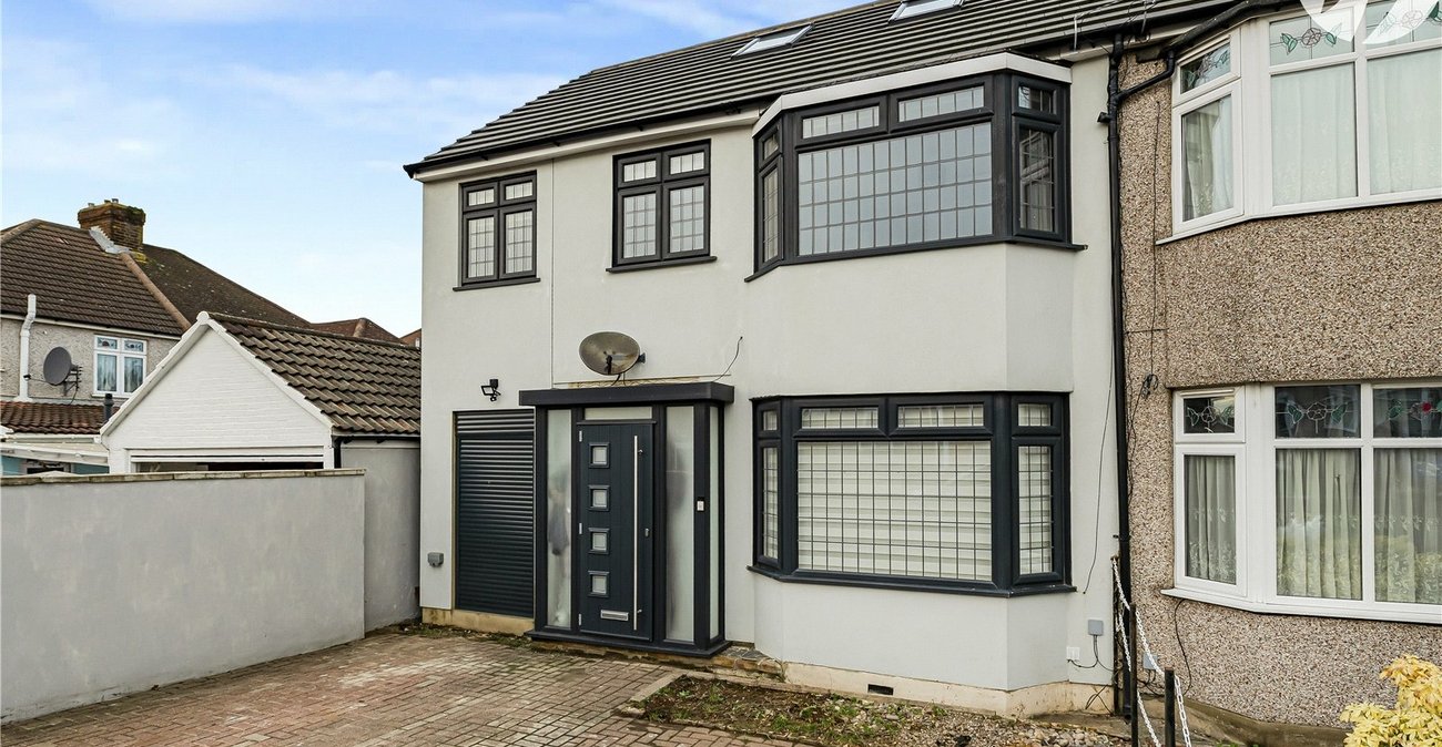 4 bedroom house for sale in Dartford | Robinson Jackson