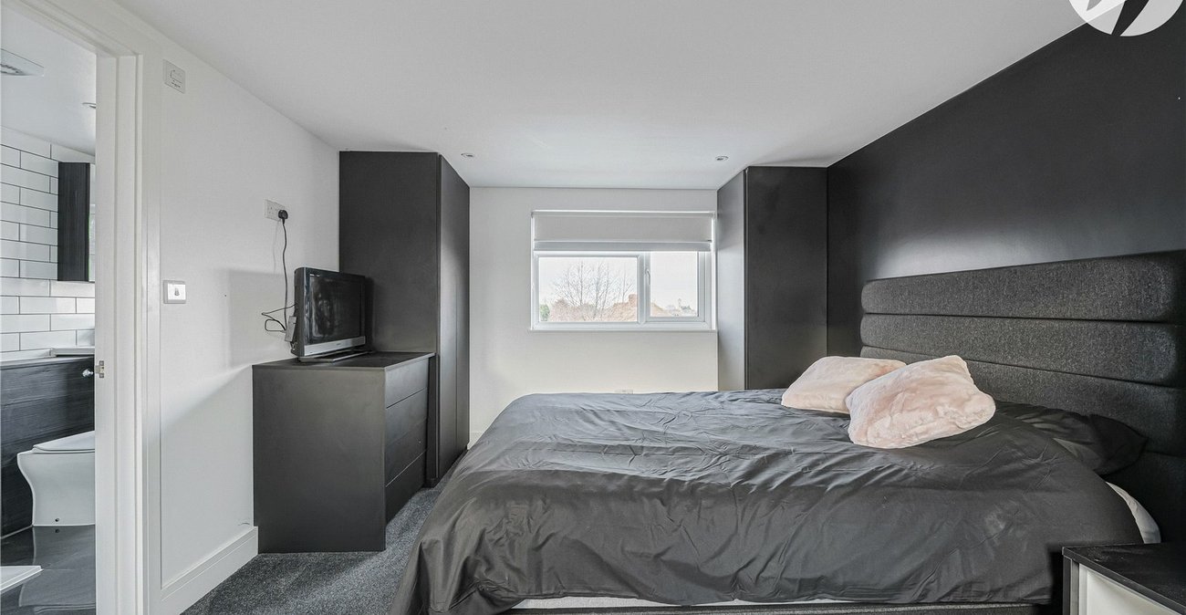 4 bedroom house for sale in Dartford | Robinson Jackson