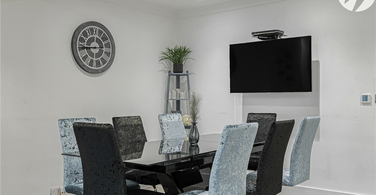 4 bedroom house for sale in Dartford | Robinson Jackson