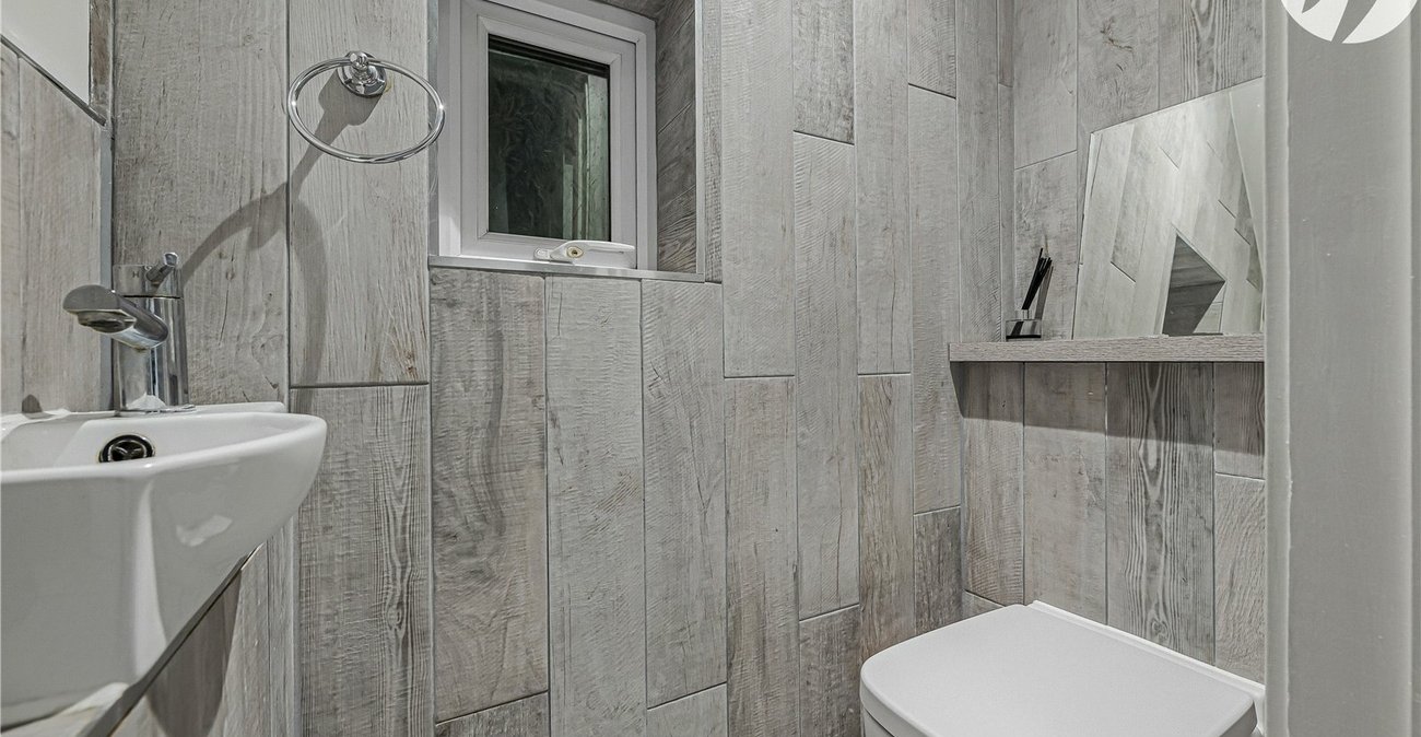 4 bedroom house for sale in Dartford | Robinson Jackson