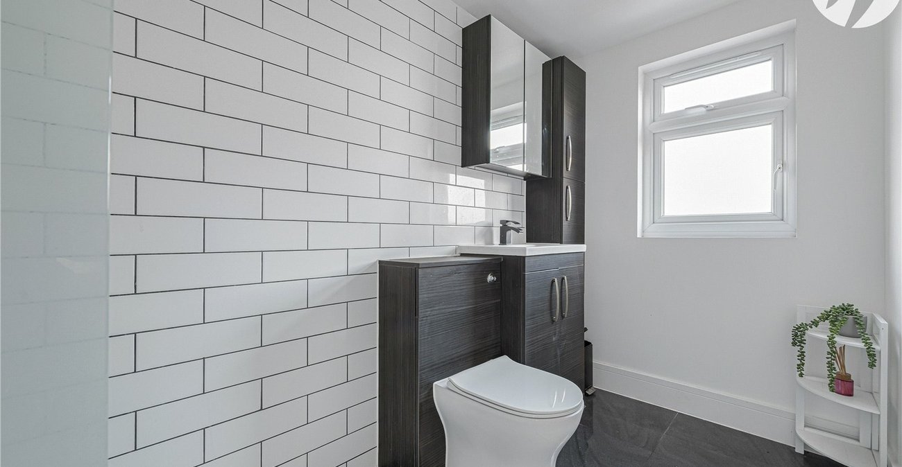 4 bedroom house for sale in Dartford | Robinson Jackson