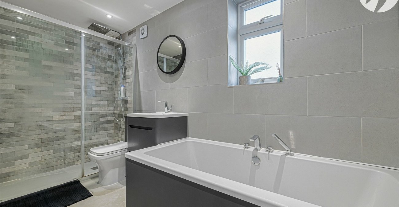 4 bedroom house for sale in Dartford | Robinson Jackson