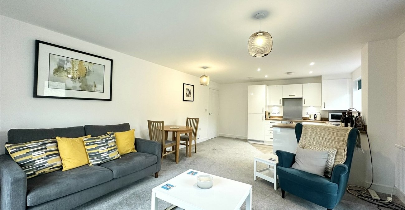 2 bedroom property for sale in Castle Hill | Robinson Jackson