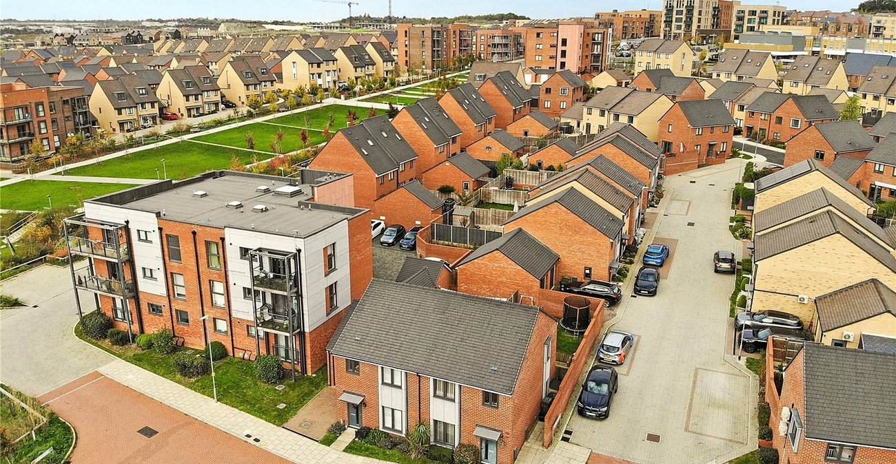 2 bedroom property for sale in Castle Hill | Robinson Jackson