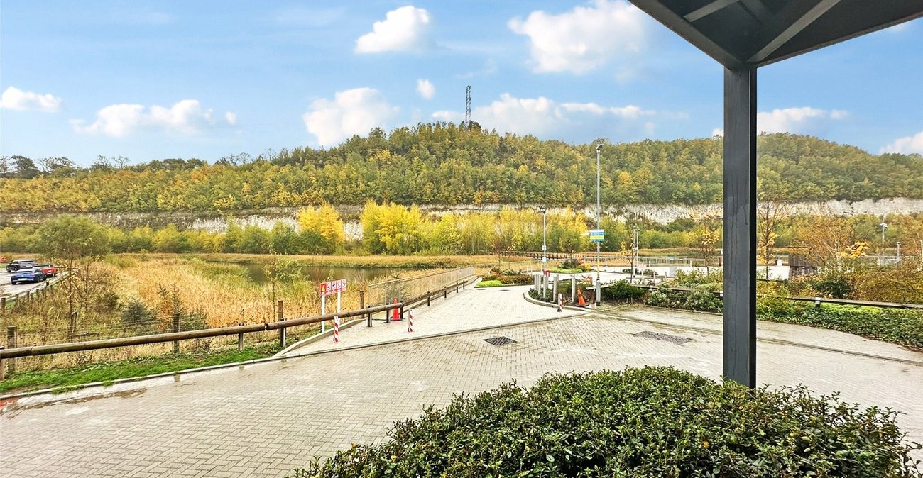 2 bedroom property for sale in Castle Hill | Robinson Jackson