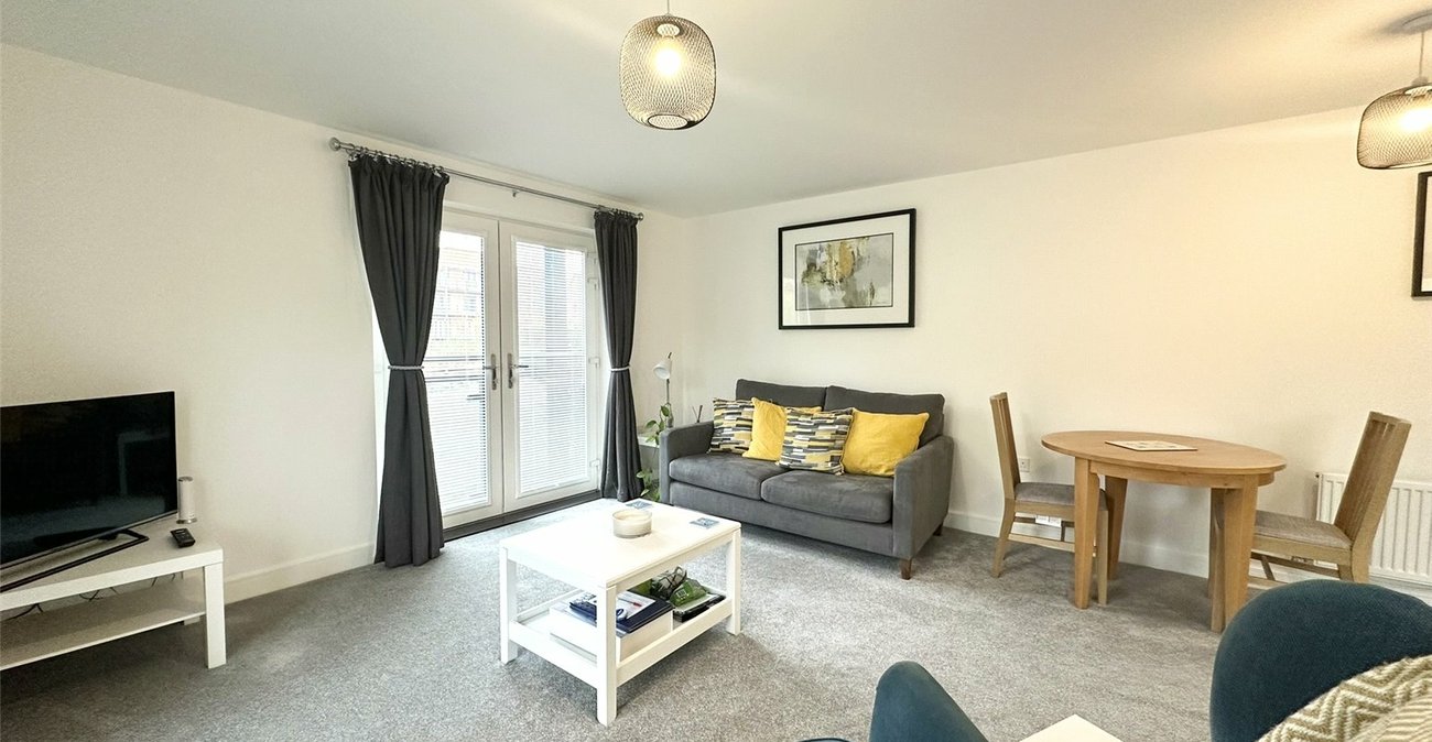 2 bedroom property for sale in Castle Hill | Robinson Jackson