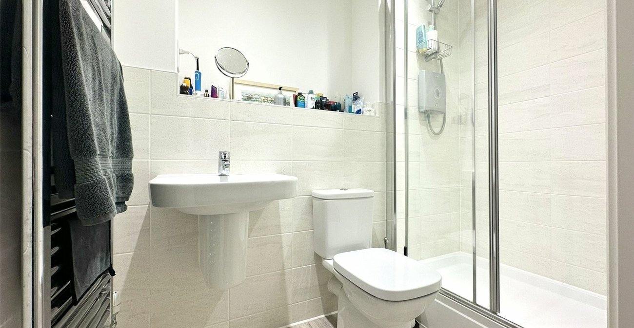 2 bedroom property for sale in Castle Hill | Robinson Jackson