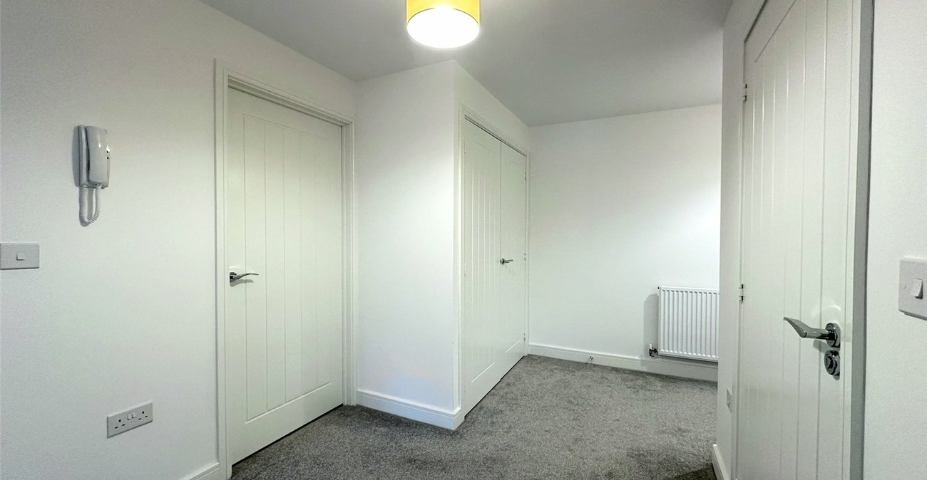 2 bedroom property for sale in Castle Hill | Robinson Jackson