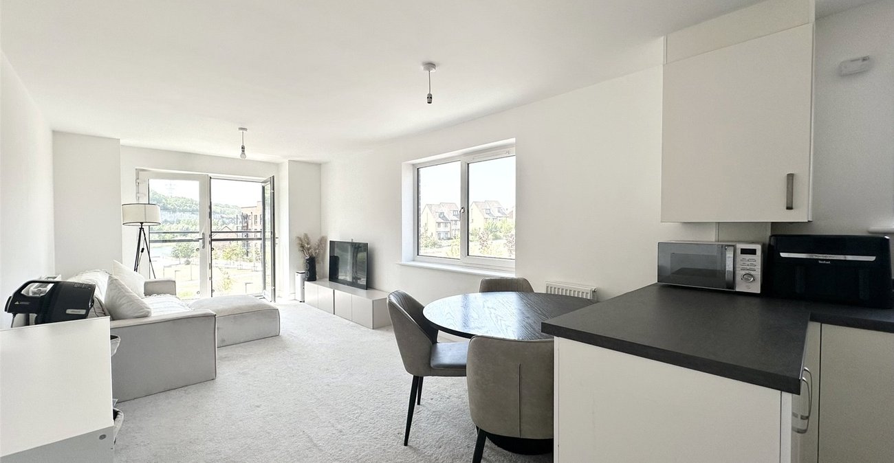 1 bedroom property for sale in Castle Hill | Robinson Jackson