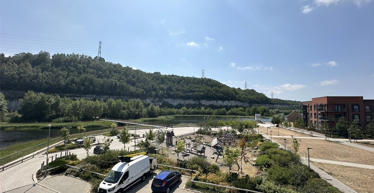 1 bedroom property for sale in Castle Hill | Robinson Jackson