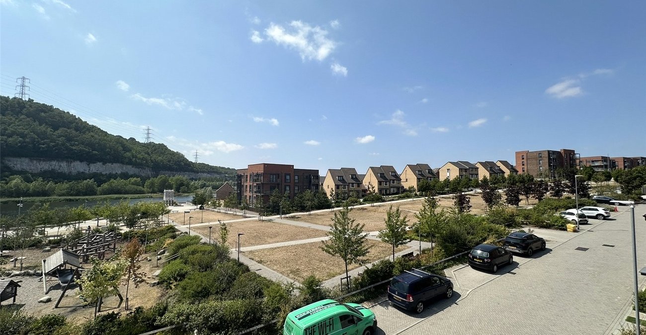 1 bedroom property for sale in Castle Hill | Robinson Jackson