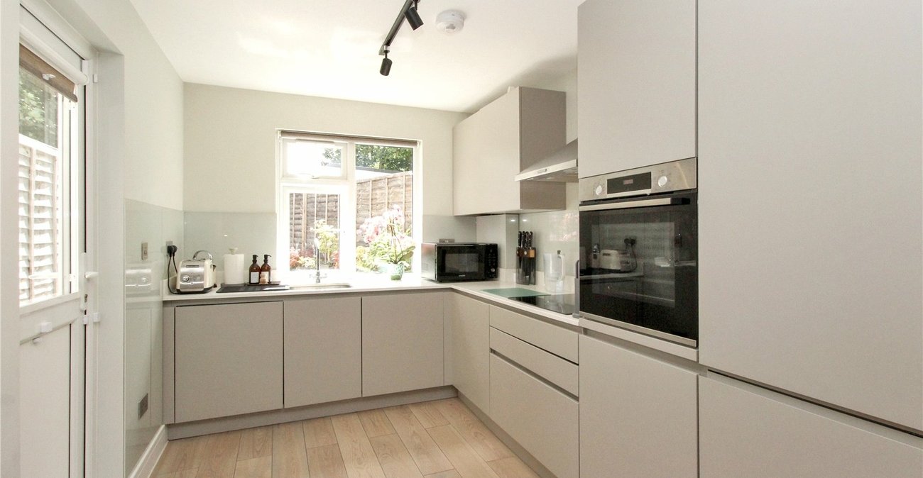 3 bedroom house for sale in Plumstead Common | Robinson Jackson