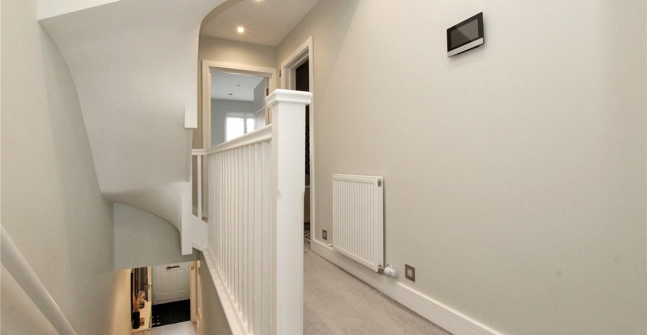 3 bedroom house for sale in Plumstead Common | Robinson Jackson
