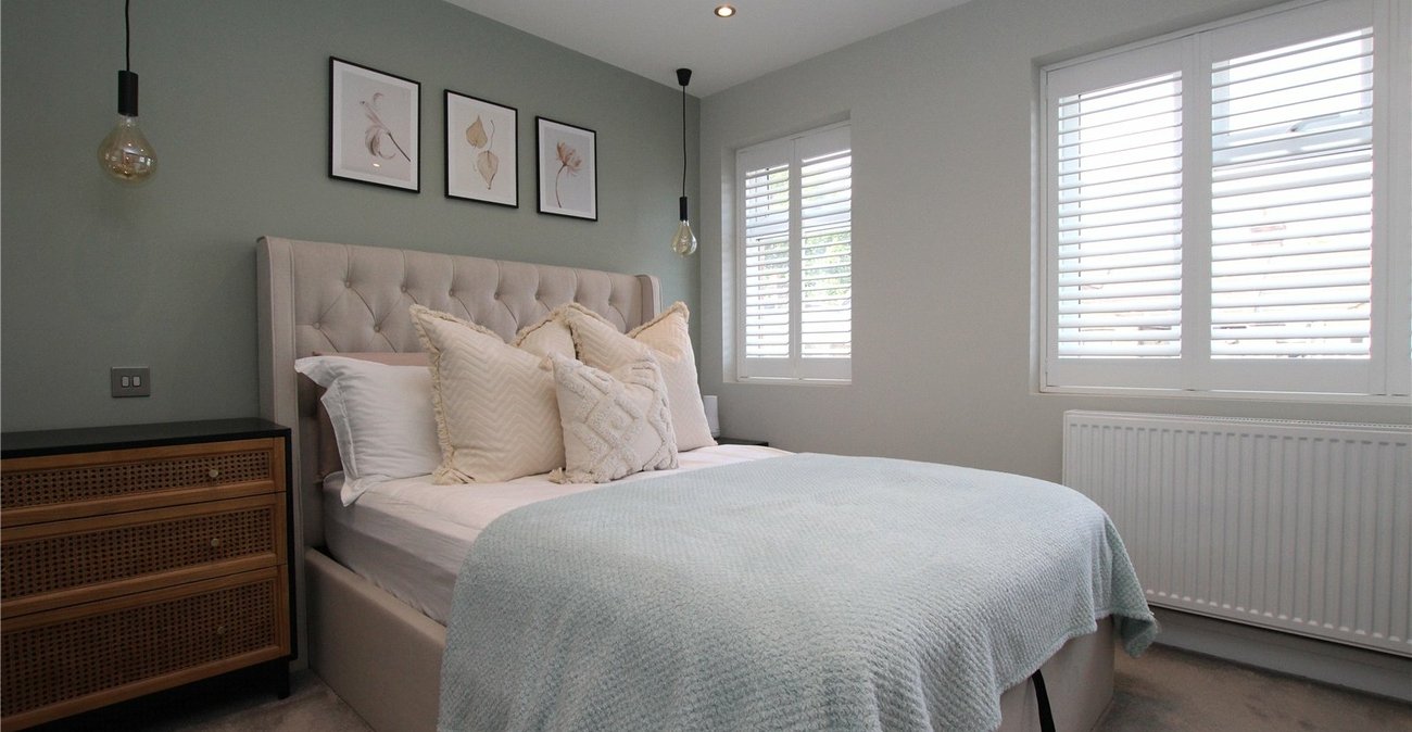 3 bedroom house for sale in Plumstead Common | Robinson Jackson