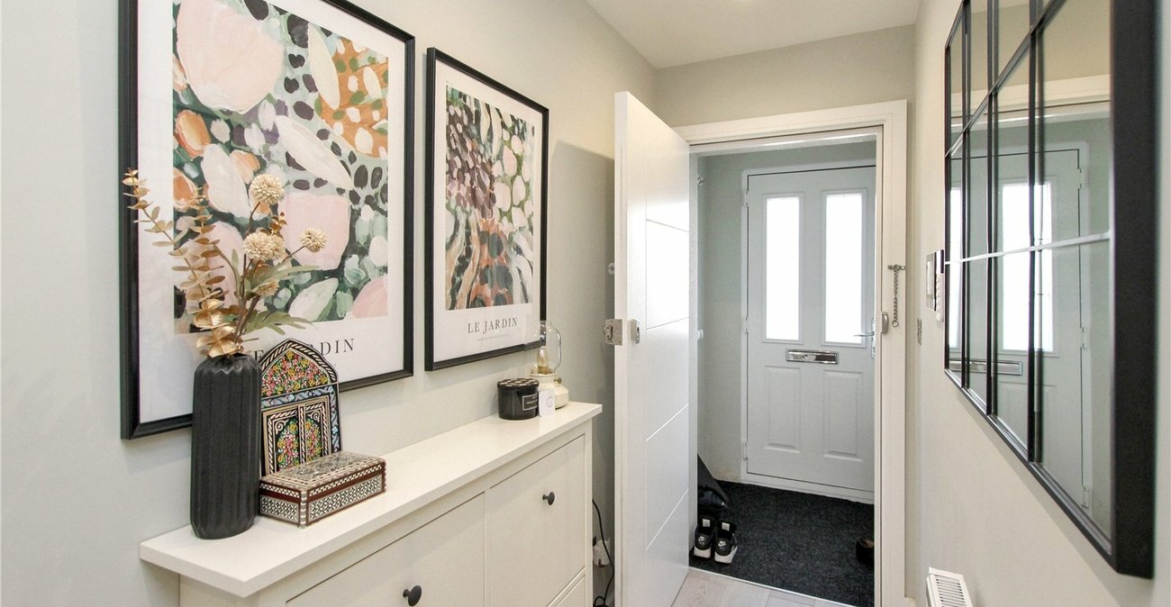 3 bedroom house for sale in Plumstead Common | Robinson Jackson