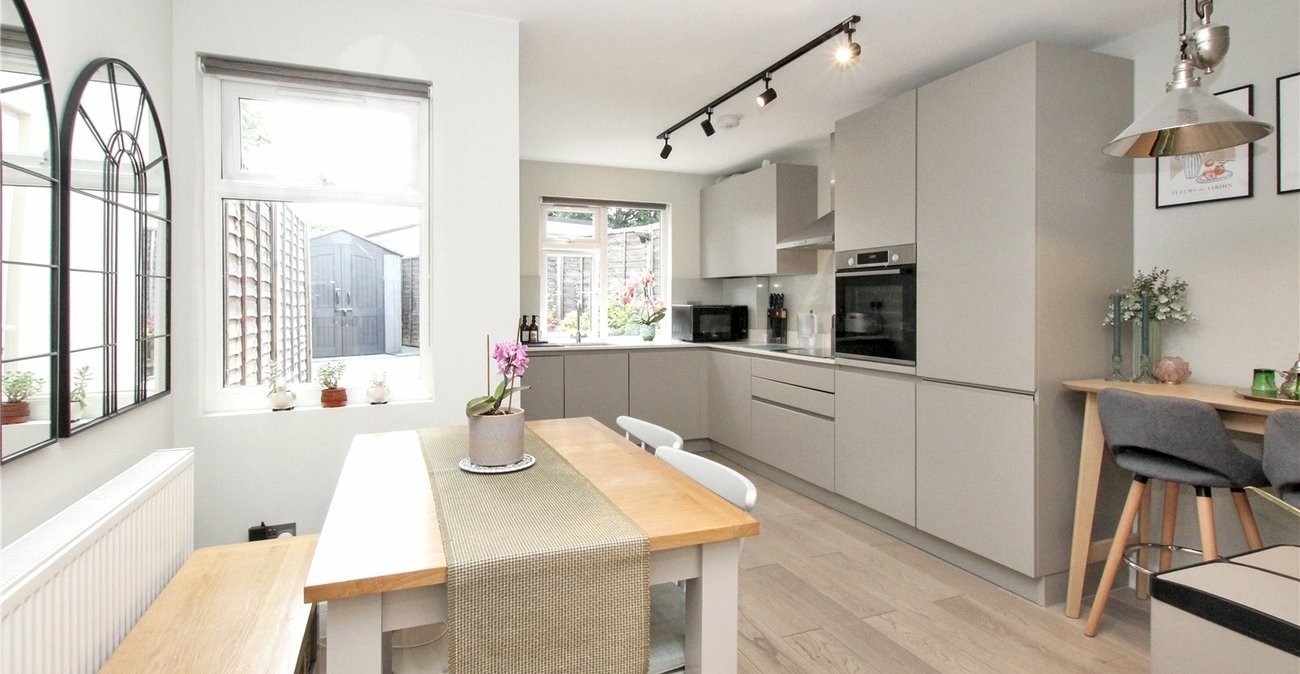 3 bedroom house for sale in Plumstead Common | Robinson Jackson