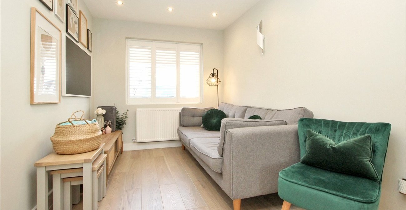 3 bedroom house for sale in Plumstead Common | Robinson Jackson
