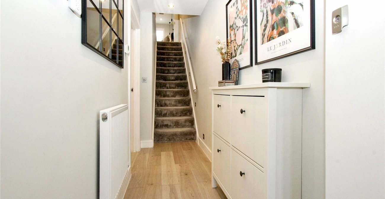 3 bedroom house for sale in Plumstead Common | Robinson Jackson