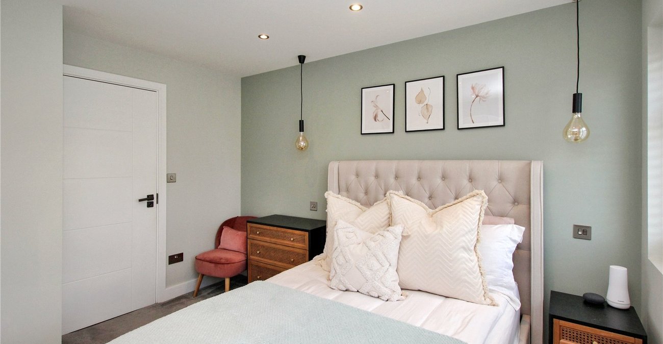 3 bedroom house for sale in Plumstead Common | Robinson Jackson