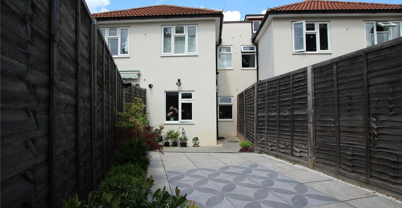 3 bedroom house for sale in Plumstead Common | Robinson Jackson