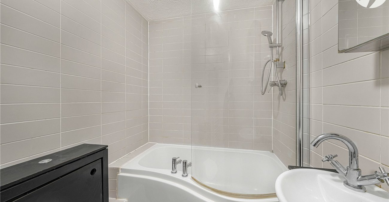 3 bedroom house for sale in Darenth Village Park | Robinson Jackson