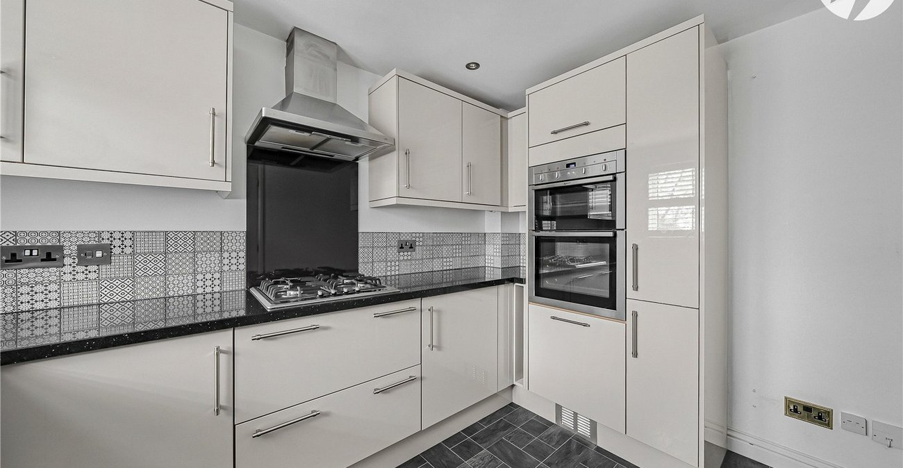 3 bedroom house to rent in Darenth Village Park | Robinson Jackson