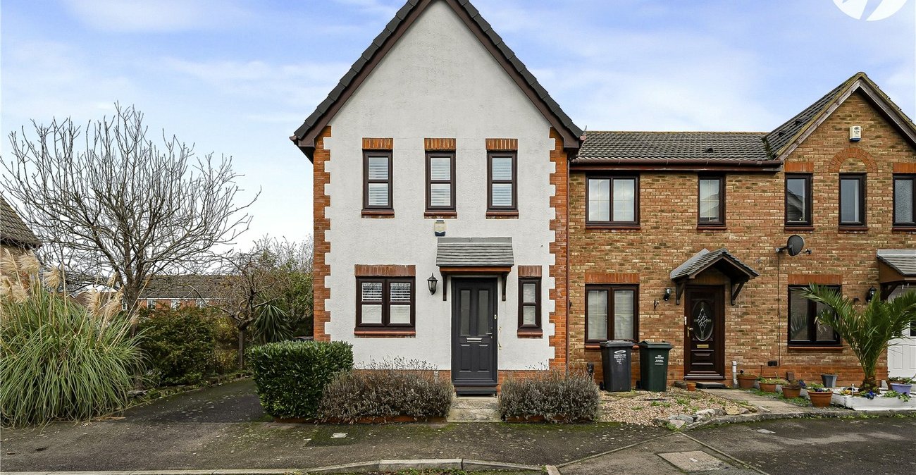 3 bedroom house to rent in Darenth Village Park | Robinson Jackson