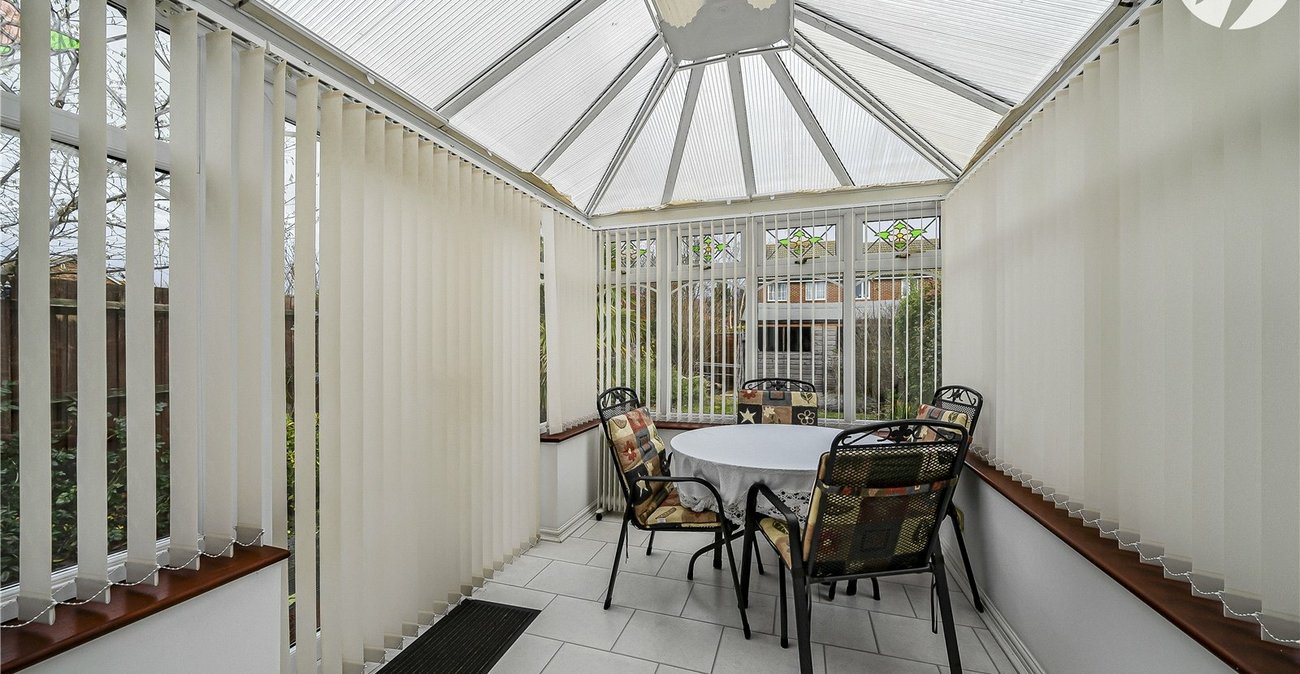 3 bedroom house to rent in Darenth Village Park | Robinson Jackson