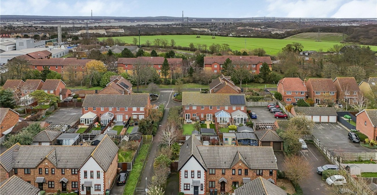 3 bedroom house to rent in Darenth Village Park | Robinson Jackson