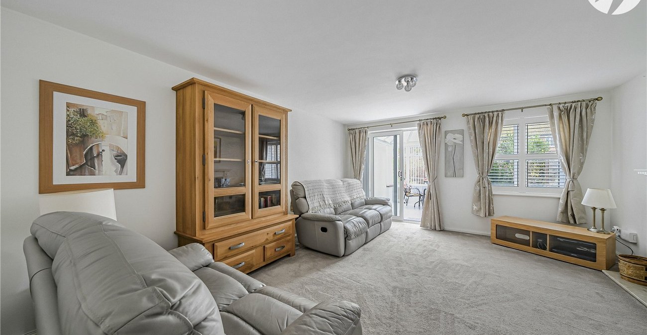 3 bedroom house to rent in Darenth Village Park | Robinson Jackson