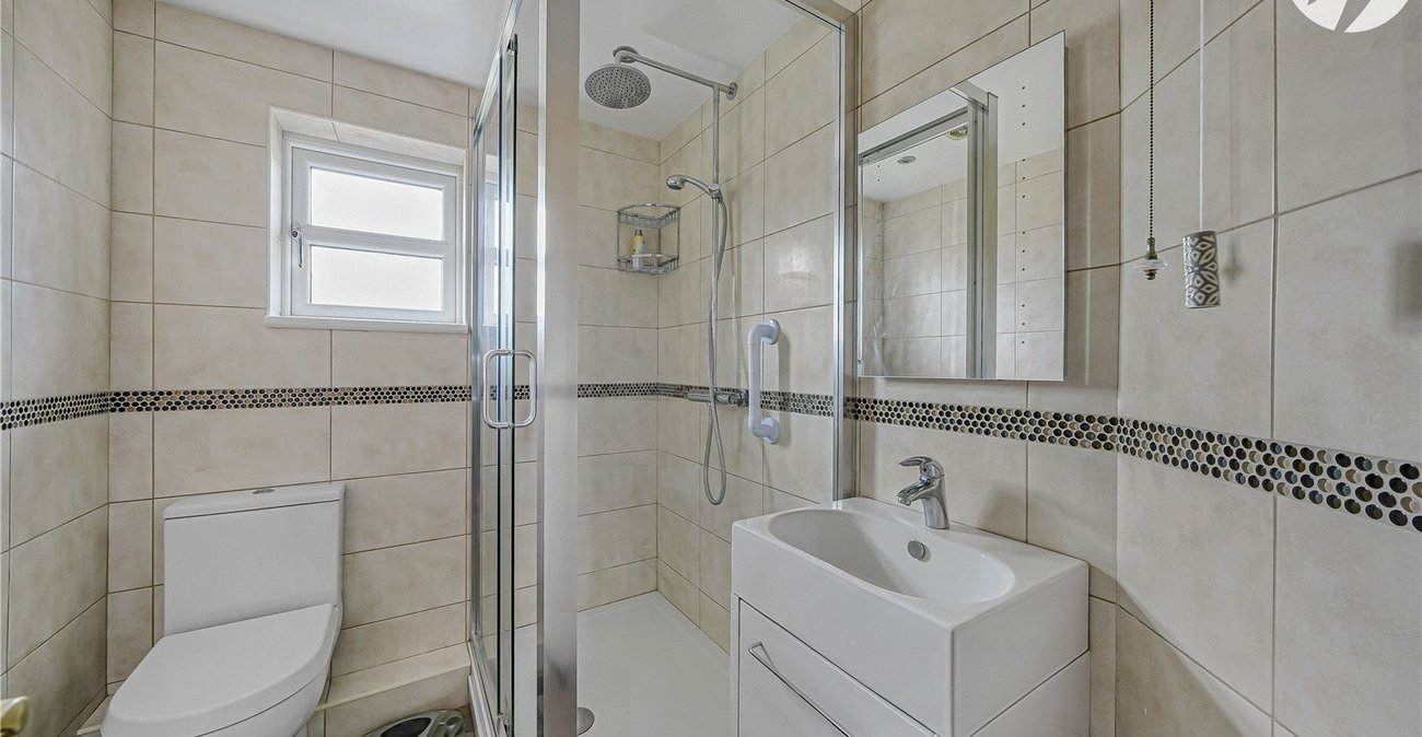 3 bedroom house to rent in Darenth Village Park | Robinson Jackson