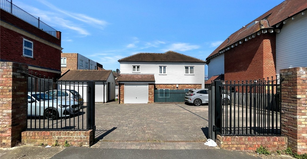 2 bedroom property for sale in Sidcup | Robinson Jackson