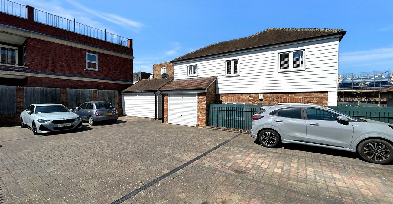 2 bedroom property for sale in Sidcup | Robinson Jackson