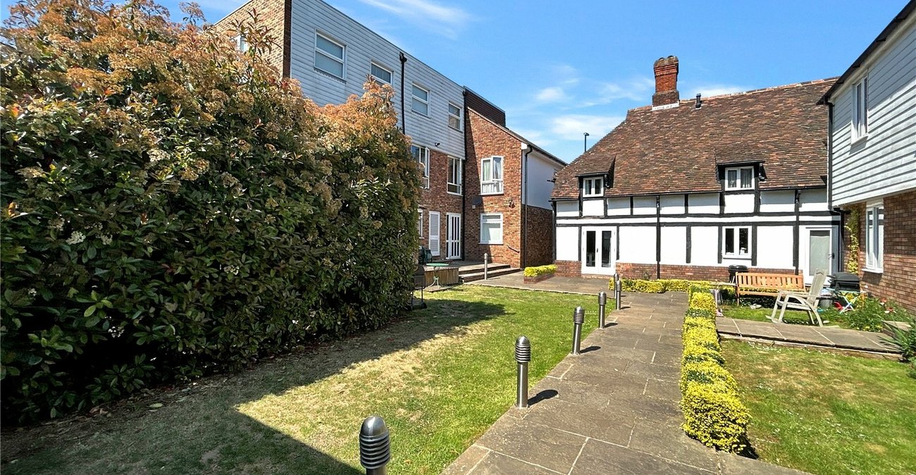 2 bedroom property for sale in Sidcup | Robinson Jackson