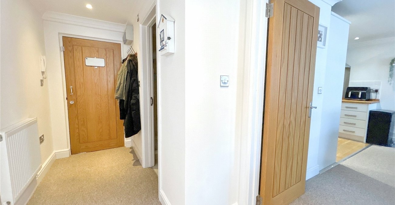 2 bedroom property for sale in Sidcup | Robinson Jackson