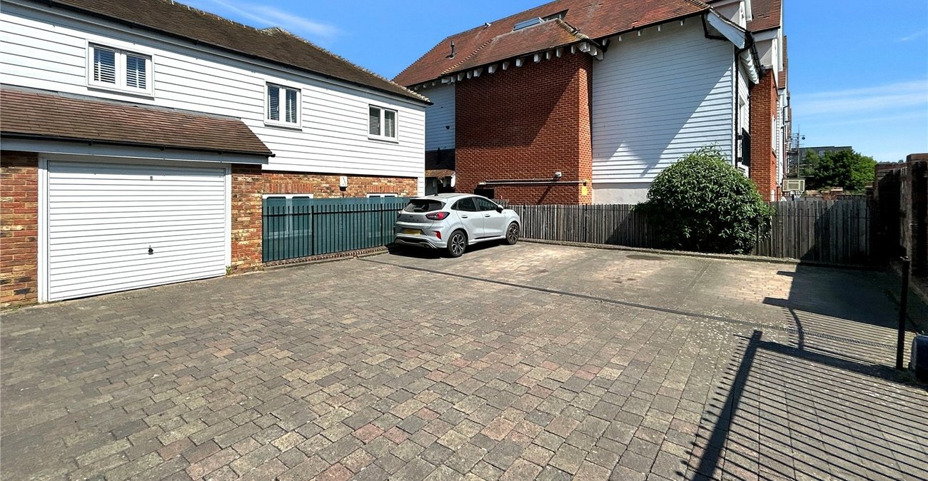 2 bedroom property for sale in Sidcup | Robinson Jackson