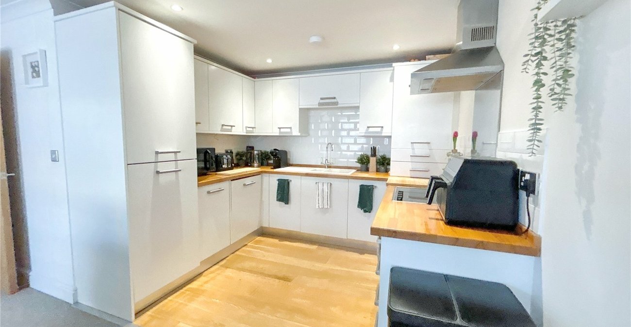 2 bedroom property for sale in Sidcup | Robinson Jackson