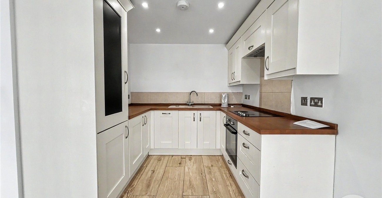 2 bedroom property for sale in Sidcup | Robinson Jackson