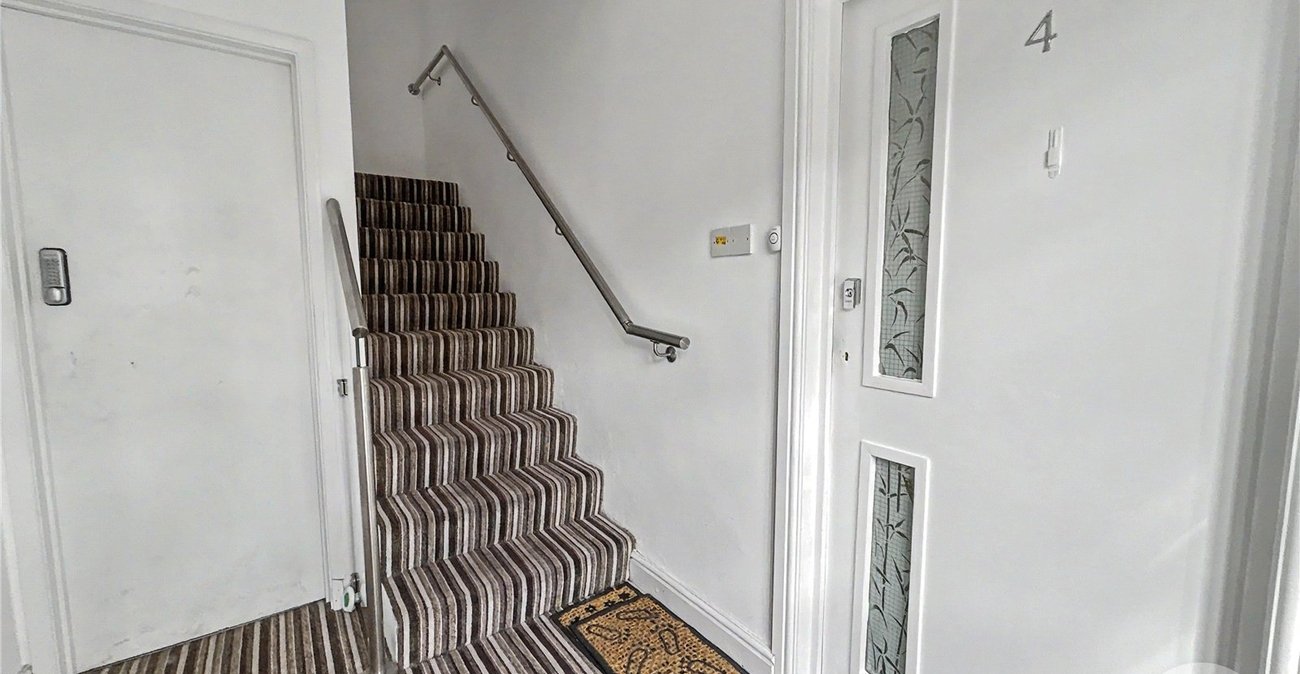 2 bedroom property for sale in Sidcup | Robinson Jackson