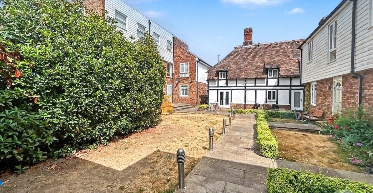 2 bedroom property for sale in Sidcup | Robinson Jackson