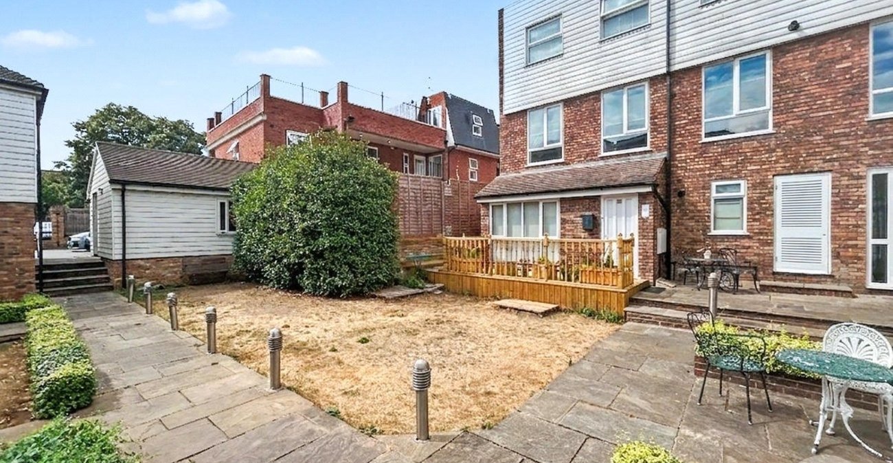 2 bedroom property for sale in Sidcup | Robinson Jackson