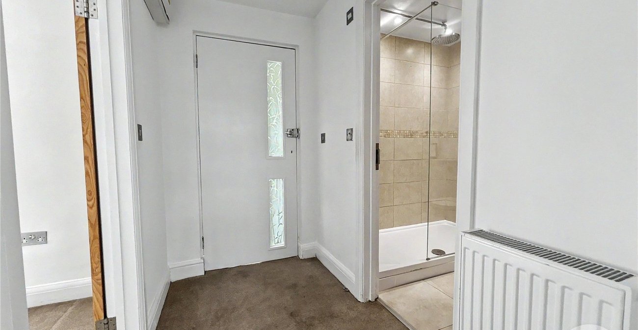 2 bedroom property for sale in Sidcup | Robinson Jackson