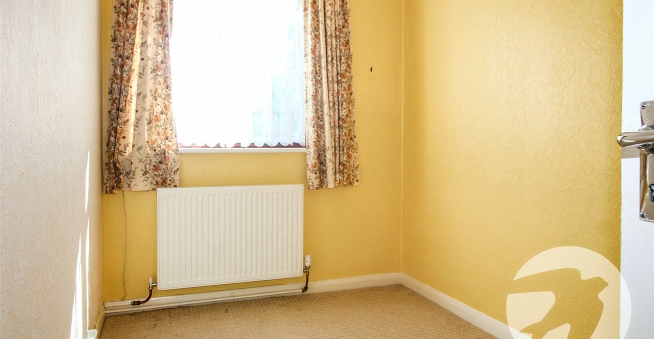 2 bedroom property for sale in London | Robinson Jackson