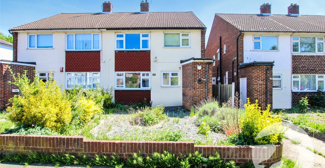 2 bedroom property for sale in London | Robinson Jackson