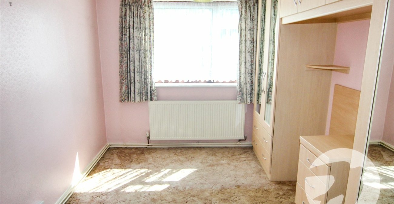 2 bedroom property for sale in London | Robinson Jackson