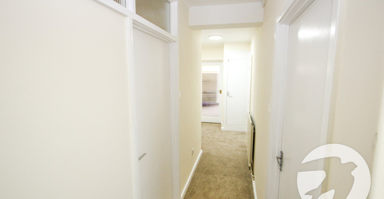 2 bedroom property for sale in London | Robinson Jackson